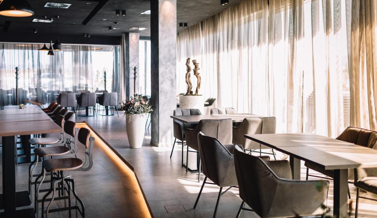 Hotel Nutrend World Olomouc Exterior foto